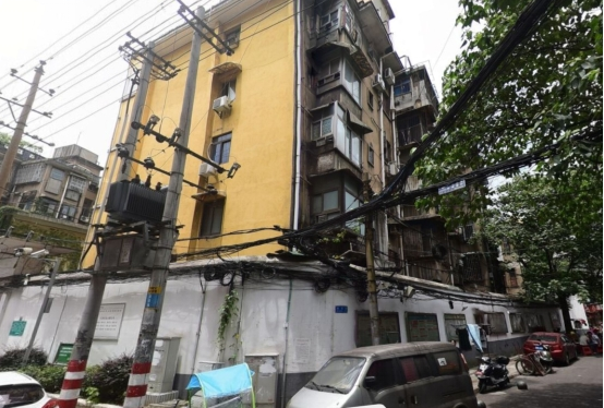 “育英拾光”一期自有資產(chǎn)房屋主體結構安全加固整改項目